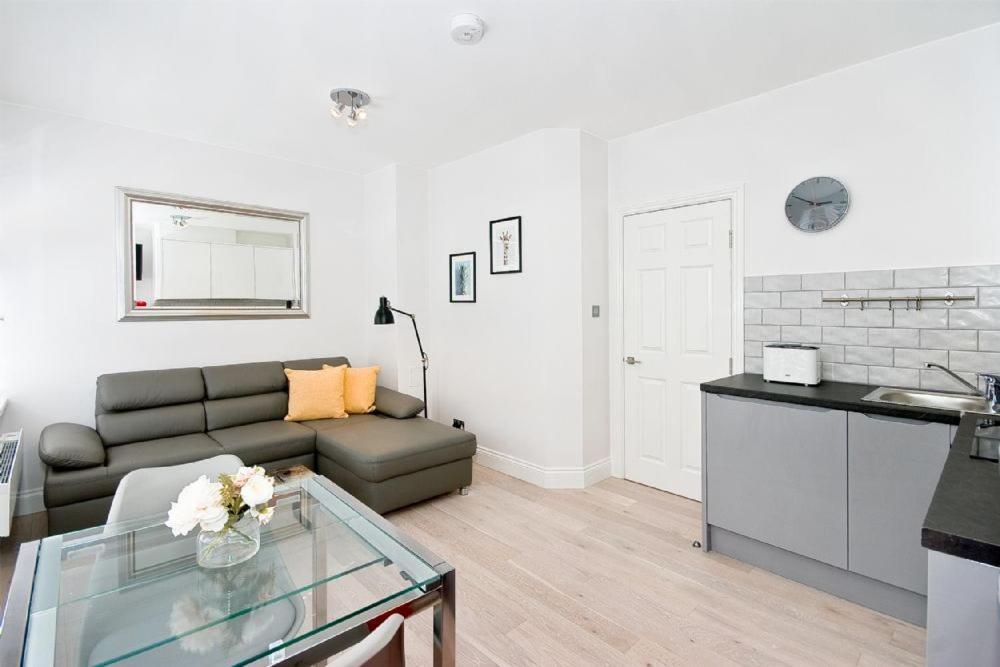 F1 Greek Street By City Living Londra Esterno foto